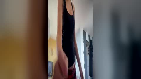 Snapshot of tinykylie chatting on 06/12/26, 05:12 stage Kylie Sinner brand CLITBAIT online show from 06/12/26, 05:12