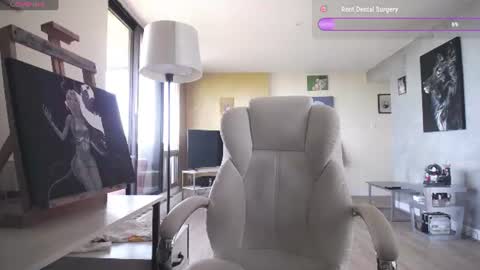 Snapshot of tinykylie chatting on 06/22/26, 03:31 stage Kylie Sinner brand CLITBAIT online show from 06/22/26, 03:31