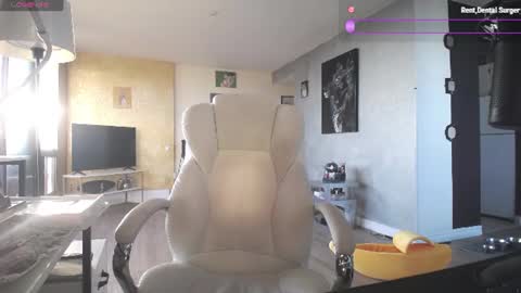 Snapshot of tinykylie chatting on 07/12/26, 11:18 stage Kylie Sinner brand CLITBAIT online show from 07/12/26, 11:18