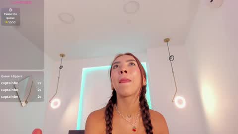 Luna  online show from 02/05/25, 04:25