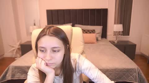 Snapshot of tinynataliee chatting on 12/20/25, 02:57 tinynataliee online show from 12/20/25, 02:57