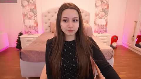 Snapshot of tinynataliee chatting on 01/18/26, 02:21 tinynataliee online show from 01/18/26, 02:21