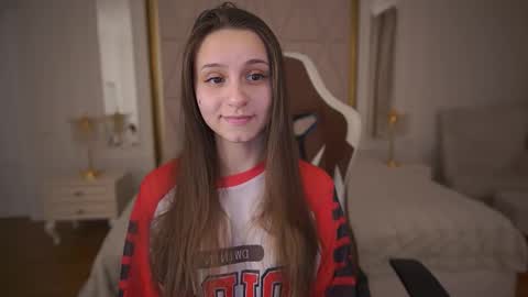 Snapshot of tinynataliee chatting on 02/18/26, 10:06 tinynataliee online show from 02/18/26, 10:06