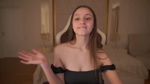 Snapshot of tinynataliee chatting on 02/26/26, 04:33 tinynataliee online show from 02/26/26, 04:33