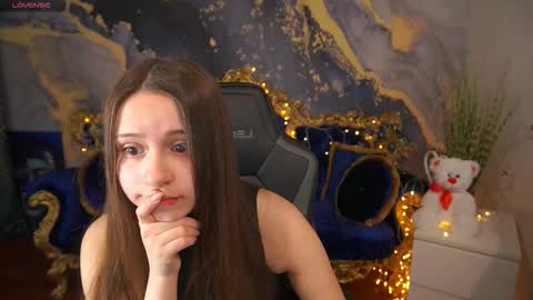 Snapshot of tinynataliee chatting on 03/08/26, 07:01 tinynataliee online show from 03/08/26, 07:01