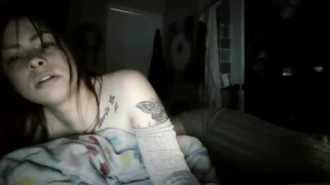 Snapshot of tinytittiexx chatting on 04/22/26, 10:44 tinytittiexx online show from 04/22/26, 10:44