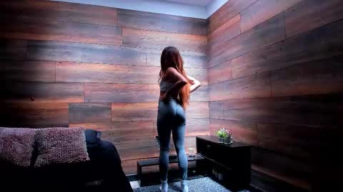 Snapshot of tinyw0nder chatting on 10/18/25, 05:03 Instagram tinyw0nder online show from 10/18/25, 05:03