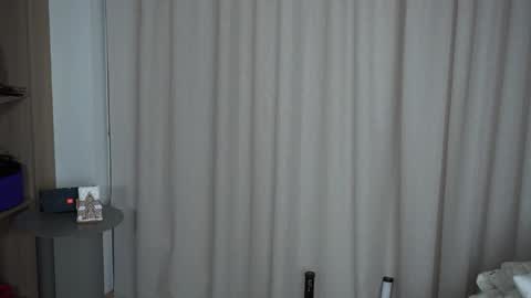 Snapshot of tinyxstar chatting on 12/13/25, 07:42 Lili online show from 12/13/25, 07:42