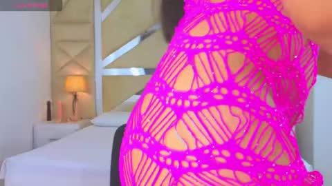 Tiphani Walker online show from 11/02/25, 10:56