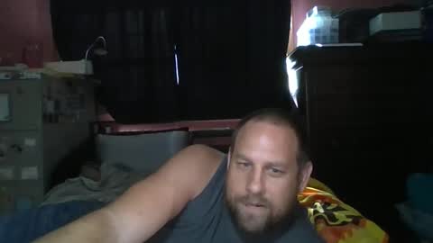 Snapshot of tipman84 chatting on 06/11/26, 01:42 C online show from 06/11/26, 01:42