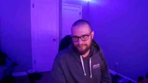 Snapshot of tippertonight chatting on 12/18/24, 06:10 tippertonight online show from 12/18/24, 06:10