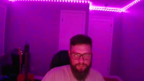 Snapshot of tippertonight chatting on 09/25/25, 04:05 tippertonight online show from 09/25/25, 04:05