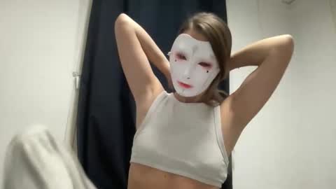 Tinks online show from 10/26/25, 03:23