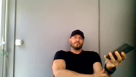 Snapshot of titan_heart chatting on 08/04/26, 10:18 titan_heart online show from 08/04/26, 10:18