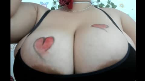 Snapshot of titsbiglili chatting on 02/14/25, 01:29 LILI  online show from 02/14/25, 01:29