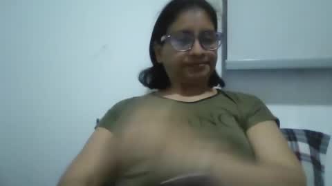 Snapshot of titssmall123 chatting on 09/28/25, 10:59 Ester online show from 09/28/25, 10:59