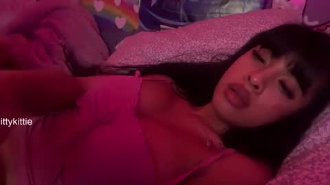 Snapshot of tittykittie chatting on 01/18/26, 08:29 HOTTIE4U online show from 01/18/26, 08:29