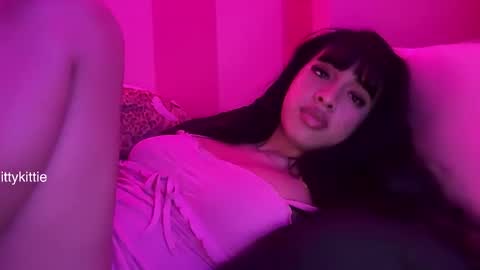 Snapshot of tittykittie chatting on 03/18/26, 04:26 HOTTIE4U online show from 03/18/26, 04:26