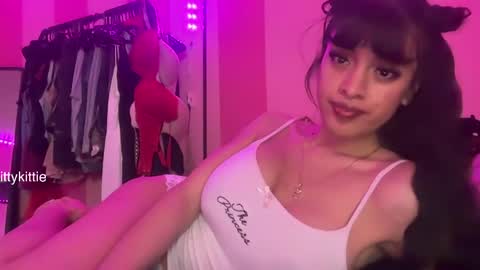 HOTTIE4U online show from 05/14/26, 08:59