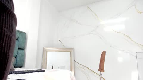 Tivizay online show from 10/15/25, 02:39