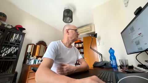 TKSnoopy online show from 02/01/26, 06:56