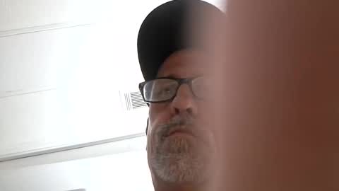 Snapshot of tnkrbel4851 chatting on 04/05/26, 07:49 tnkrbel4851 online show from 04/05/26, 07:49