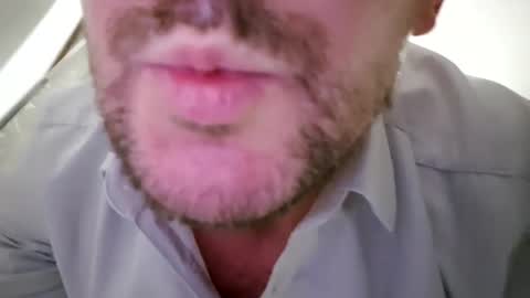 Snapshot of toadinhole chatting on 01/21/25, 03:54 Toady online show from 01/21/25, 03:54