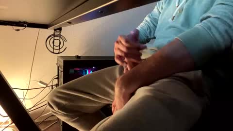 Snapshot of tobi19899 chatting on 10/24/25, 10:06 Jan5676 online show from 10/24/25, 10:06