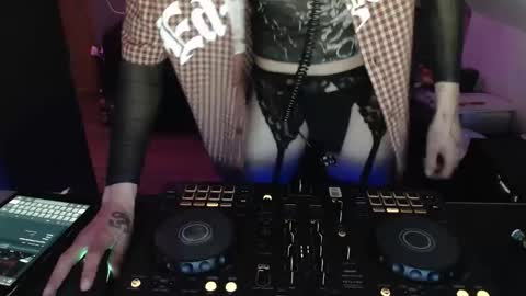 tobi676 online show from 04/23/26, 09:50