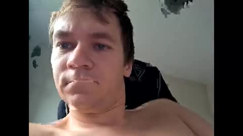 tobiasz950215 online show from 10/27/25, 09:02
