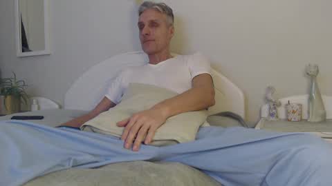 Daniel Bisexual uncut 20cm online show from 01/19/25, 03:42