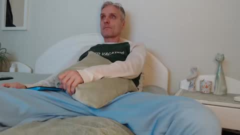 Daniel Bisexual uncut 20cm online show from 01/26/25, 02:52