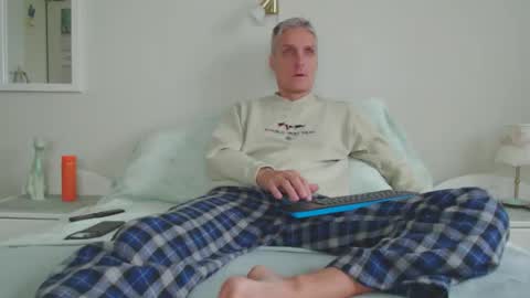 Daniel Bisexual uncut 20cm online show from 09/20/25, 05:52