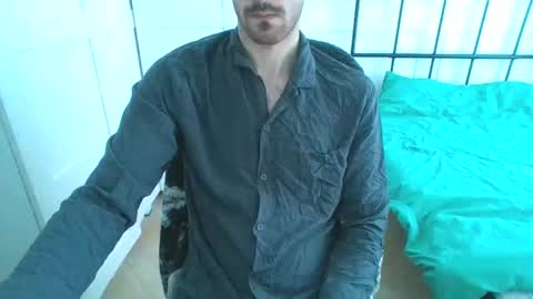 Snapshot of toja112 chatting on 01/21/25, 09:24 Martin online show from 01/21/25, 09:24