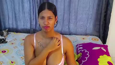 Snapshot of tokihoney chatting on 06/09/26, 09:15 Adela y juan online show from 06/09/26, 09:15