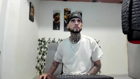 Snapshot of tokio_master chatting on 10/18/25, 04:04 Tokyo Master online show from 10/18/25, 04:04