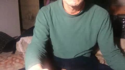 small man online show from 12/21/25, 08:27