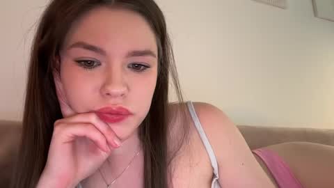 Snapshot of tokyo_blomm chatting on 05/20/26, 02:23 Alice Alice - online show from 05/20/26, 02:23