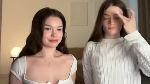Snapshot of tokyo_blomm chatting on 05/27/26, 01:41 Alice Alice - online show from 05/27/26, 01:41