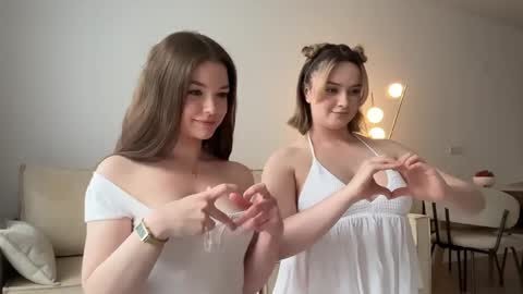 Snapshot of tokyo_blomm chatting on 05/30/26, 01:19 Alice Alice - online show from 05/30/26, 01:19