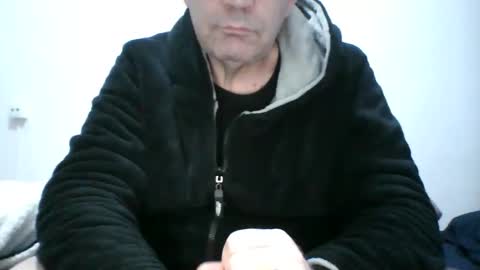 Snapshot of tolon408472 chatting on 12/16/25, 04:23 tolon408472 online show from 12/16/25, 04:23