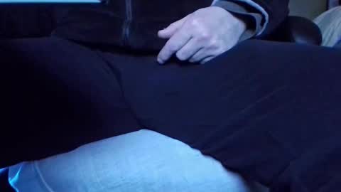 Snapshot of tolon408472 chatting on 12/17/25, 07:25 tolon408472 online show from 12/17/25, 07:25