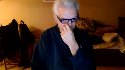Snapshot of tom112292014 chatting on 12/27/24, 12:56 tom112292014 online show from 12/27/24, 12:56