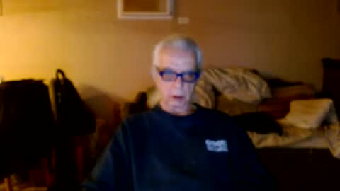 Snapshot of tom112292014 chatting on 12/29/24, 01:34 tom112292014 online show from 12/29/24, 01:34