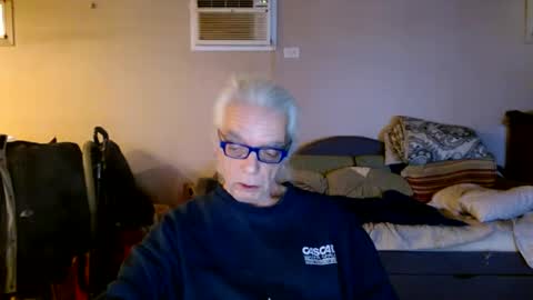 Snapshot of tom112292014 chatting on 12/31/24, 03:20 tom112292014 online show from 12/31/24, 03:20