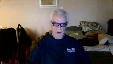 Snapshot of tom112292014 chatting on 01/04/25, 04:11 tom112292014 online show from 01/04/25, 04:11