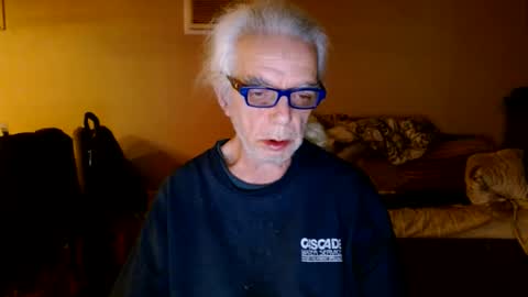 Snapshot of tom112292014 chatting on 01/05/25, 01:03 tom112292014 online show from 01/05/25, 01:03