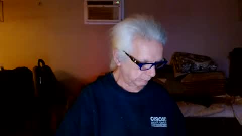 Snapshot of tom112292014 chatting on 01/05/25, 11:55 tom112292014 online show from 01/05/25, 11:55
