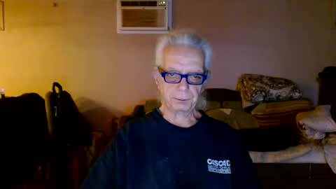 Snapshot of tom112292014 chatting on 01/06/25, 02:47 tom112292014 online show from 01/06/25, 02:47