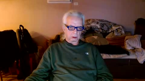 Snapshot of tom112292014 chatting on 01/11/25, 12:50 tom112292014 online show from 01/11/25, 12:50